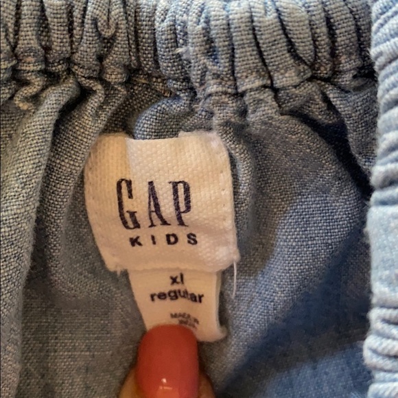 Gap - Picture 3 of 3